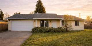 Single Level Home on Cul-de-Sac in the Green Meadows area for Lease - 7415 NE 64th Cir Gallery 1