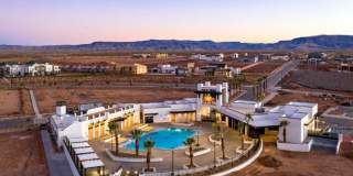 Desert Color Home -  Internet Included! Gallery 13
