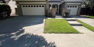 Spacious 5-Bedroom Lincoln Home with 3-Car Garage Gallery 1