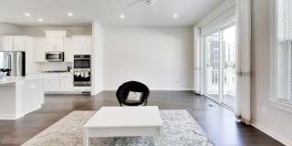 Fresh and Ready 4Bed/4.5Bath Beautiful 4 level TH + 2 Car Garage Gallery 11