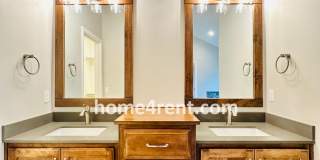 Nearly New Luxury Home in Blue Valley Schools! Gallery 42