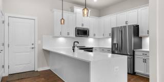 3BD/2.5BA - Derwood Townhouse Condo - Attached 1 Car Garage Gallery 11