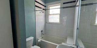 Fully Restored 2BR Classic Near Downtown Dignowity Hill Gallery 15