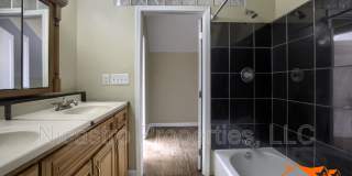 2254 Indianola Avenue Gallery 20