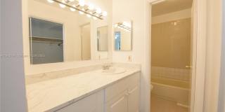 820 N Franklin Ave Gallery 6