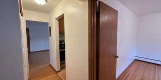 Charming 1 Bedroom next to Swede Hollow Park! Gallery 12