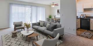 Lake Forest Apartments Gallery 12