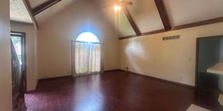 Unique Lyndon area 4 bedroom home with multiple common areas Gallery 11