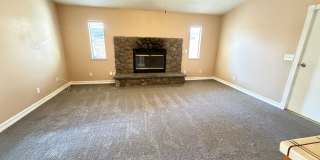 Gorgeous 3 Bed 2 Bath House in a Great Neighborhood Gallery 10