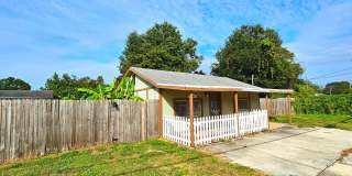 Rare flexible commercial space available for monthly lease on busy Combee Road Gallery 4