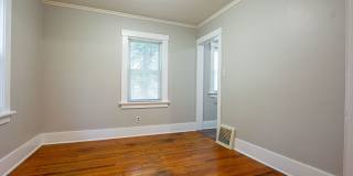 2 Bedroom / 1 Bath Duplex with Garage in Askarben! Gallery 6