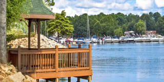 Sailpointe at Lake Norman Apartment Homes Gallery 1