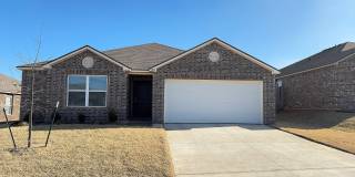 A Very Beautiful Spacious 4 Bedroom Home Yukon Schools Gallery 1