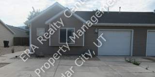 3 Bedroom, 2 Bathroom Twin Home Gallery 1