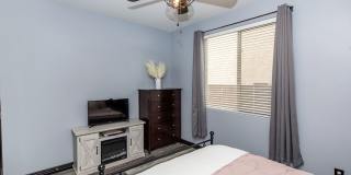 4 BEDROOM POOL & SOLAR HOME! Gallery 15