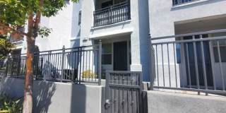 2 Bedroom, 2.5 Bath Tri-level townhouse in Signal Hill Gallery 4