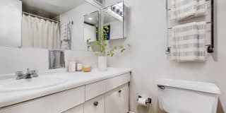 Twin Towers Apartments Gallery 3