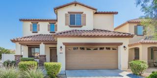 Spacious 4 bedroom home with full bath and bedroom downstairs Spacious 4 bedroom home with full bath and bedroom downstairs Gallery 1