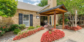 Woodchase Apartments Gallery 1