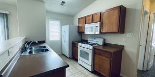 3 bed 2 bath 1400 sq ft home Gallery 9