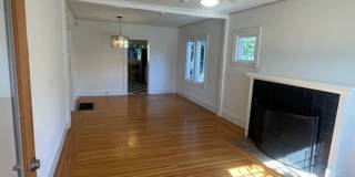 Great House in Oakland with a yard! 2 Beds, 1 Bath Gallery 21