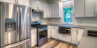 UT PRE-LEASE: Constructed August 2018, Luxury North Campus 3 bed / 3 bath home Gallery 4
