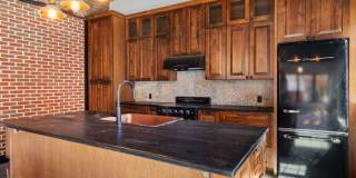 Thiel on 9th Gallery 13