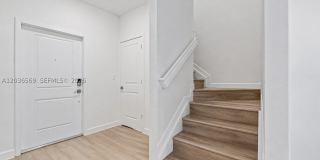 2448 SE 10th Ct Gallery 4