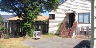 Charming Home in Seattle-Maple Leaf Area! Gallery 4