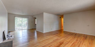 "Rare Find" Updated Large 5 Bedroom home W/Finished Basement! Gallery 6