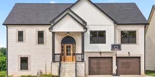 Pet Friendly Five Bedroom! Gallery 1