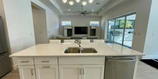 Stunning 4 Bedroom 3-bathroom home located in Mosaic! Gallery 18