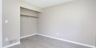 1522 E 16th Street Gallery 11