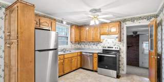 3 Bedroom 1 1/2 Bath Home For Rent Near Madison Street! Gallery 13