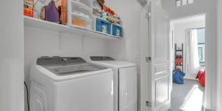 Beautiful Energy Efficient Hayward Townhome w/ Modern Updates Gallery 11