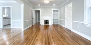 Bright & Spacious 2BR Unit w/ Bay Windows! Gallery 4