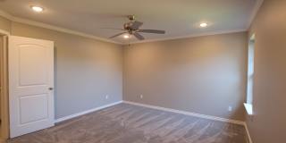 Beautiful 3 Bedroom 2 Bathroom Townhouse in South Tyler! Now offering 1/2 off first full month rent free! Gallery 11