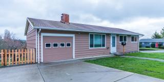 4 Bed 2 bath Home in the Heart of Oak Harbor Gallery 1