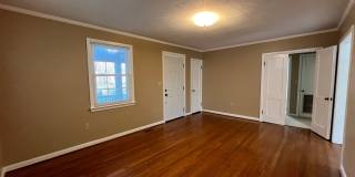 Charming Brick House off Fort Avenue Gallery 6