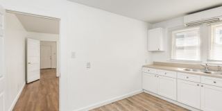 659 Wilson Street Gallery 10