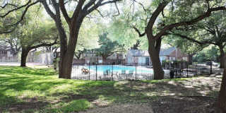 Beautiful Updated Two Story Townhouse In GREAT LOCATION Gallery 35