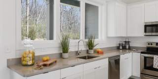 The Yarra Nashville Gallery 5