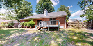 Charming 3 bedroom / 2 bathroom home with large fenced backyard near shopping & Fort Bragg! Gallery 22