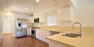 3 Bedroom 2 bath Home, 2 Car garage, Air Conditioned Gallery 5
