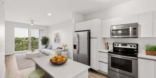 The Manor in Plantation - Apartment & Townhomes Gallery 2