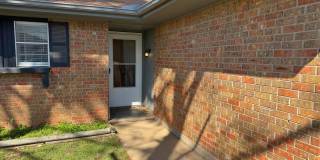 Lovely home in Expressway Village offering 3 bedrooms and a Jack & Jill bathroom. Gallery 3