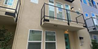 ALMOST NEW, SUPER CLEAN 2 BED, 2.5 BATHS, WOOD FLOORS, STAINLESS STEEL APPLIANCES, CLUBHOUSE WITH POOL Gallery 3