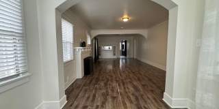 Large centrally located unit with shared yard Large centrally located unit with shared yard Gallery 10