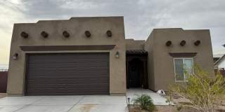 Spool home corner lot in the Foothills Gallery 1