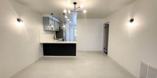 Centrally Located Apartment with Pool!! Gallery 1